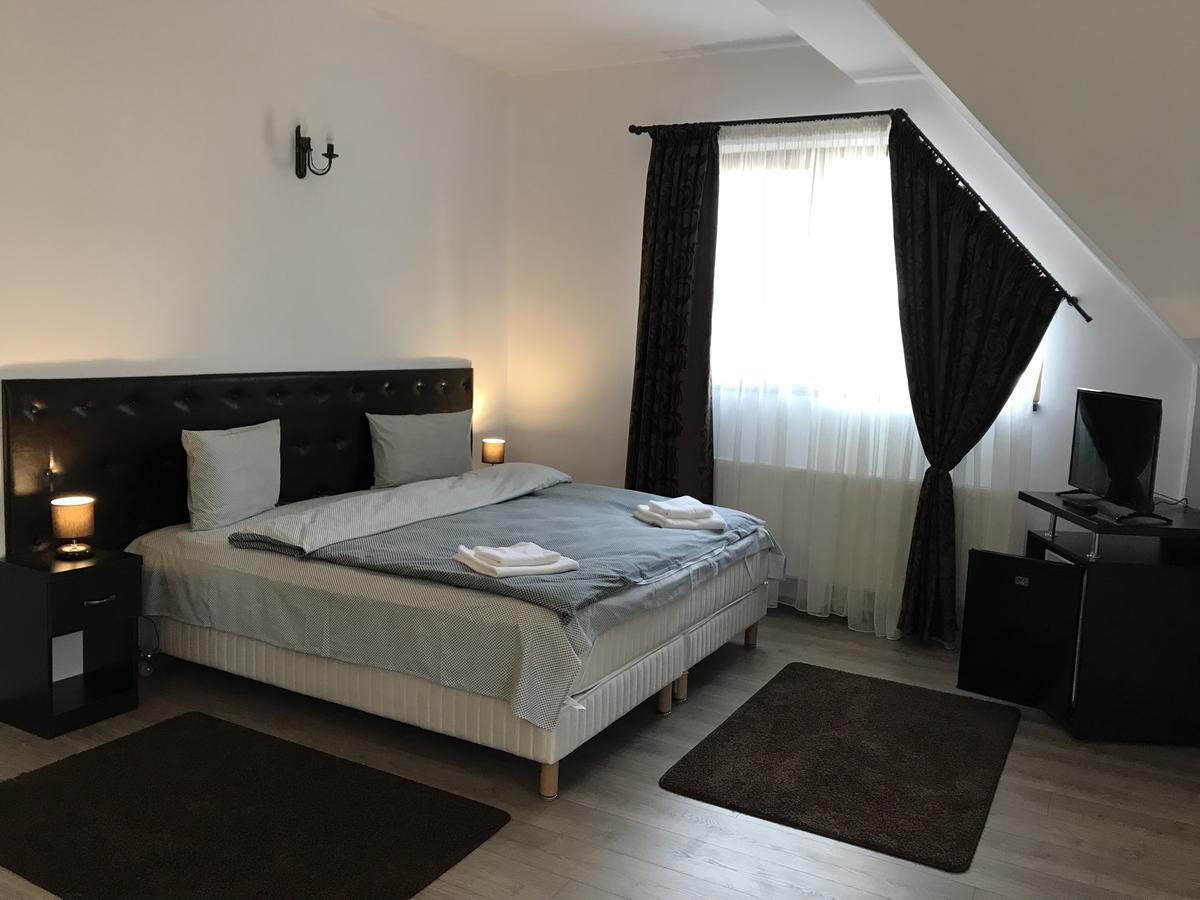 Cochet Accommodation Пьятра-Нямц Экстерьер фото
